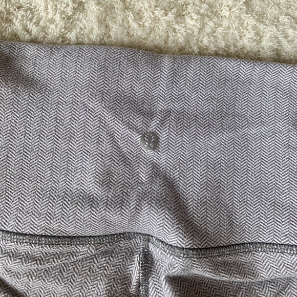 ✰ Lululemon Leggings ✰ - Picture 2 of 4